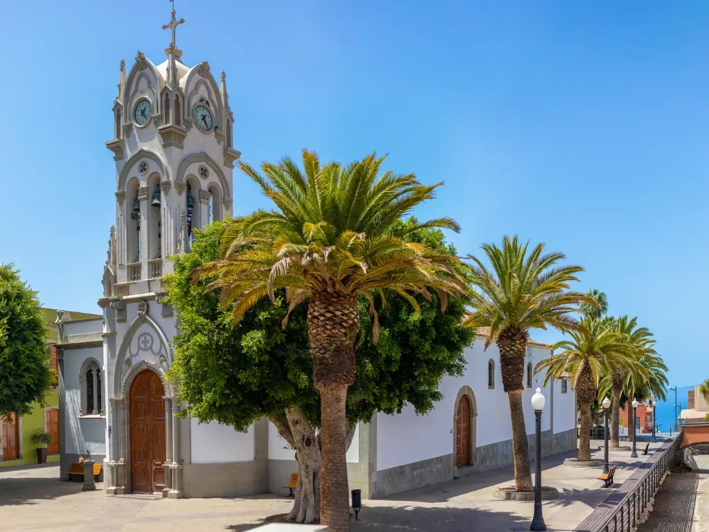 Historic walk and banana route in Guía de Isora